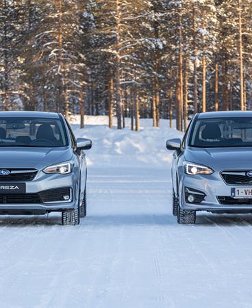 SUBARU-IMPREZA-64 (left e-BOXER, right petrol)